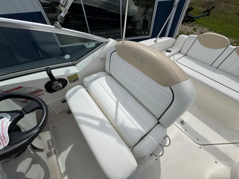 Slide: The Image of Sea Ray 240 Sundancer 2008 - 7