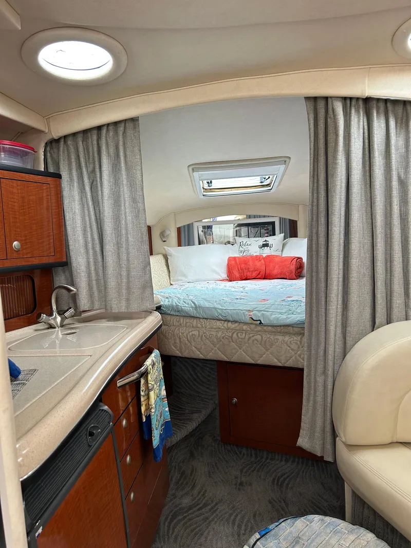 Slide: The Image of Sea Ray 300 Sundancer 2005 - 11