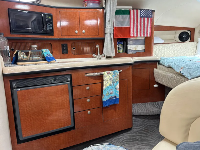 Slide: The Image of Sea Ray 300 Sundancer 2005 - 7