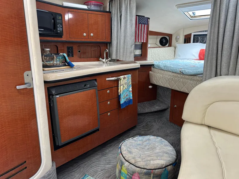 Slide: The Image of Sea Ray 300 Sundancer 2005 - 8