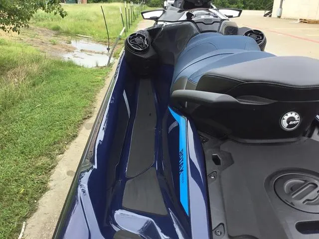 Slide: The Image of Sea-Doo GTX 300 2025 - 15
