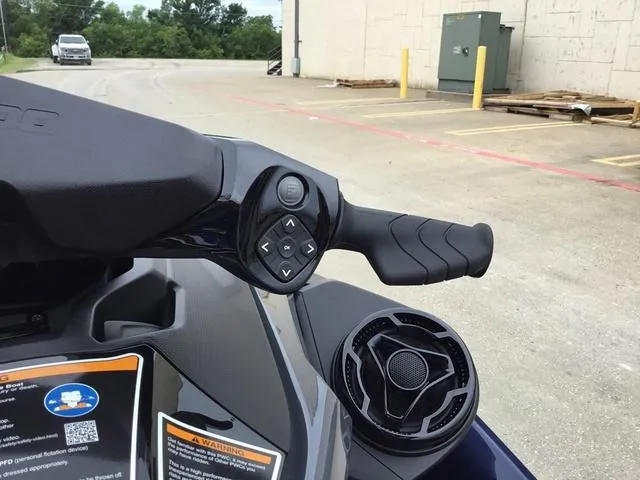 Slide: The Image of Sea-Doo GTX 300 2025 - 19