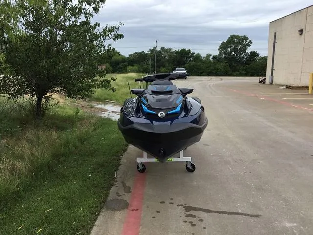 Slide: The Image of Sea-Doo GTX 300 2025 - 5