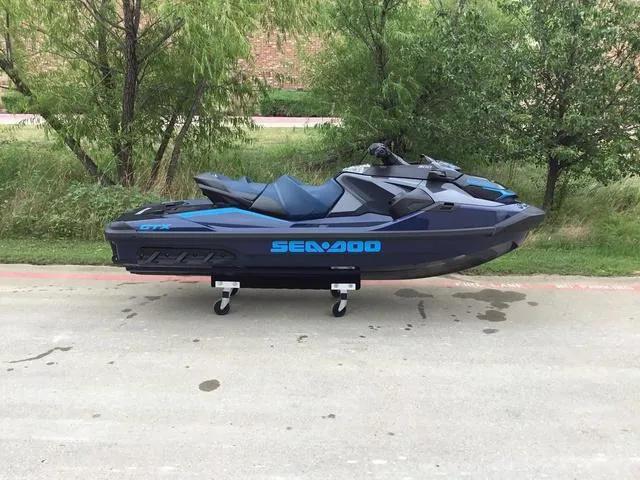 Slide: The Image of Sea-Doo GTX 300 2025 - 6