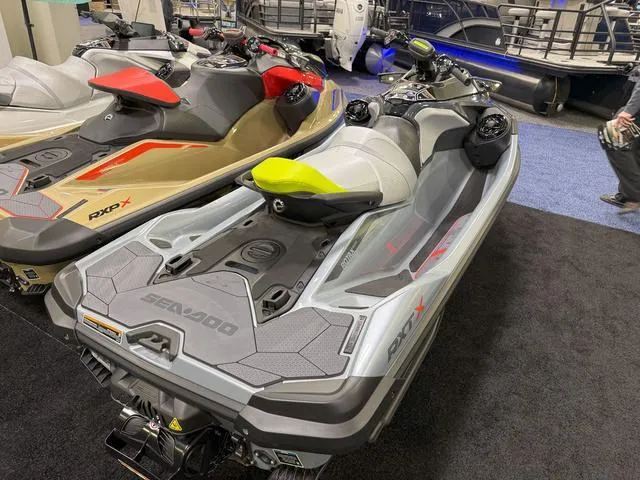 Slide: The Image of Sea-Doo RXT-X 2025 - 6