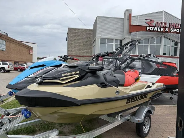 The Image of Sea-Doo RXT-X 2025 - 1