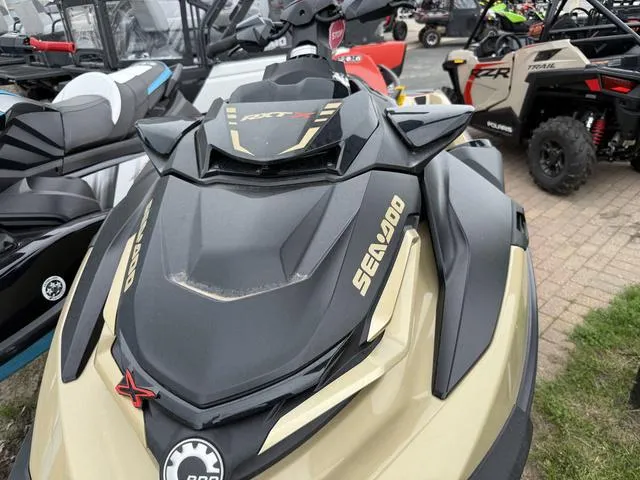 Slide: The Image of Sea-Doo RXT-X 2025 - 3