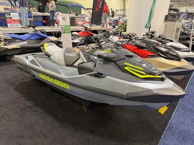 The Image of Sea-Doo RXT-X 2025 - 1