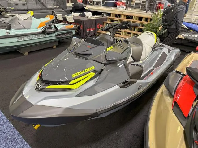 Slide: The Image of Sea-Doo RXT-X 2025 - 3
