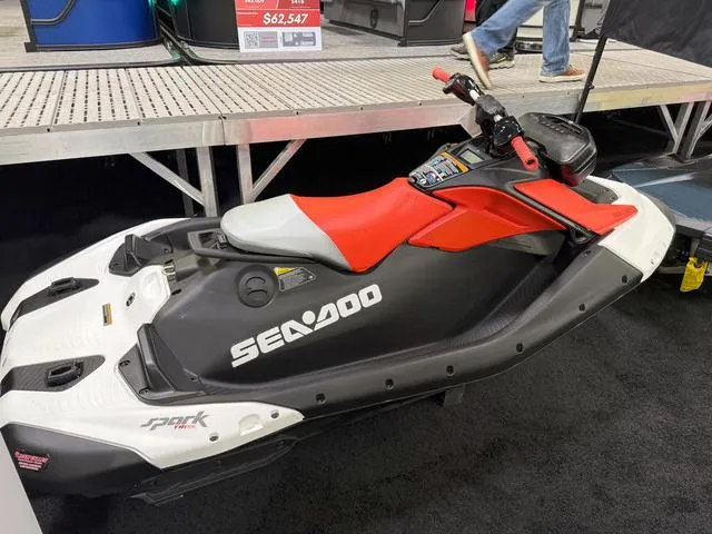 Slide: The Image of Sea-Doo Sparktrixx 2025 - 3