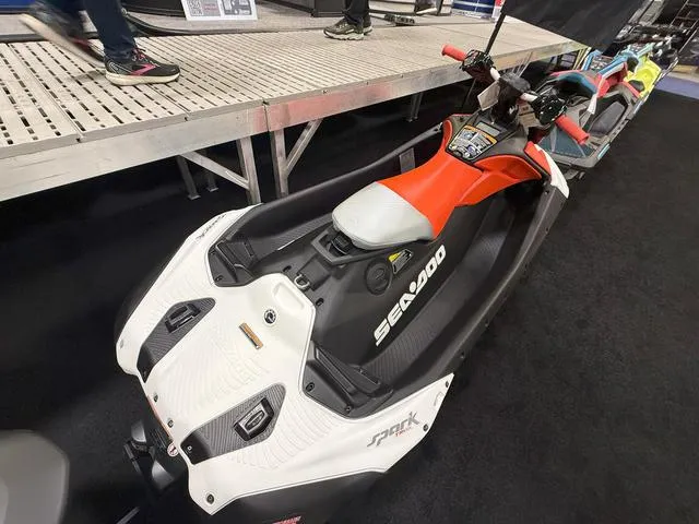 Slide: The Image of Sea-Doo Sparktrixx 2025 - 4