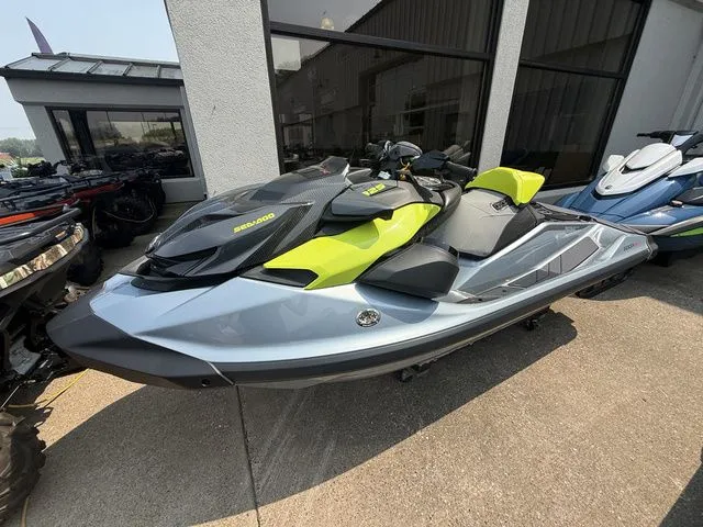 The Image of Sea-Doo RXP-X 325 2025 - 1