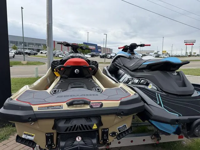 Slide: The Image of Sea-Doo RXT-X 2025 - 10