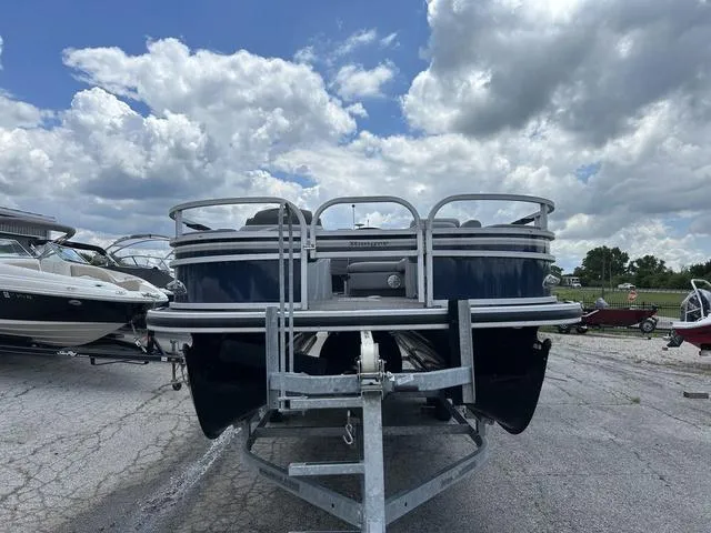 Slide: The Image of Ranger 223F 2023 - 3