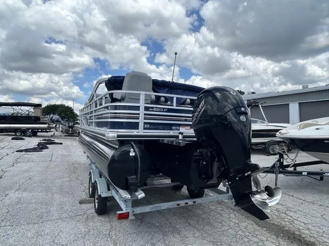 Slide: The Image of Ranger 223F 2023 - 6