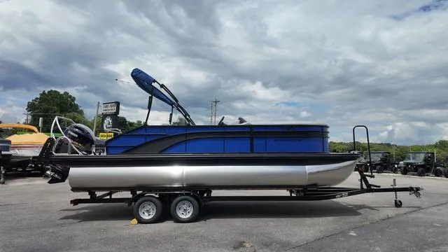 Slide: The Image of Bennington SX Swingback 22 SXSB 2025 - 10