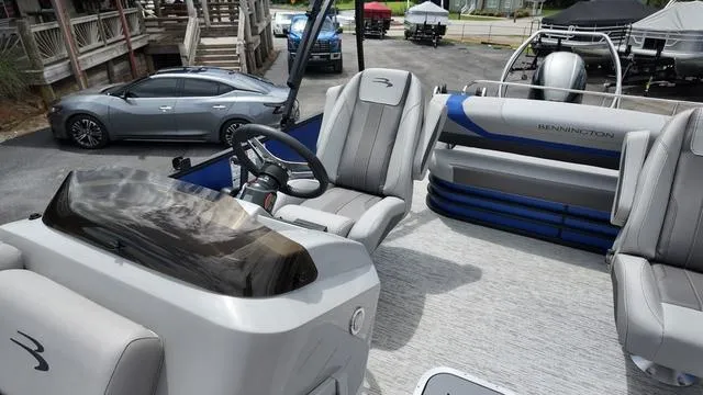 Slide: The Image of Bennington SX Swingback 22 SXSB 2025 - 15