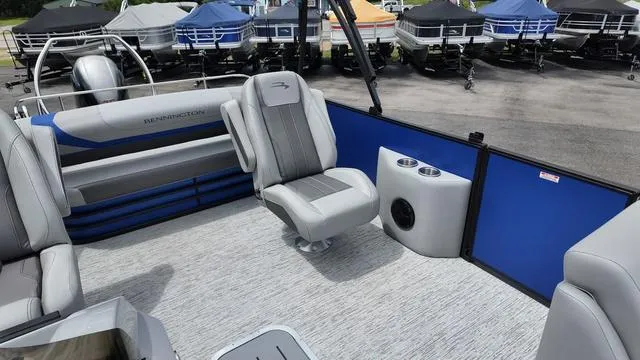 Slide: The Image of Bennington SX Swingback 22 SXSB 2025 - 16