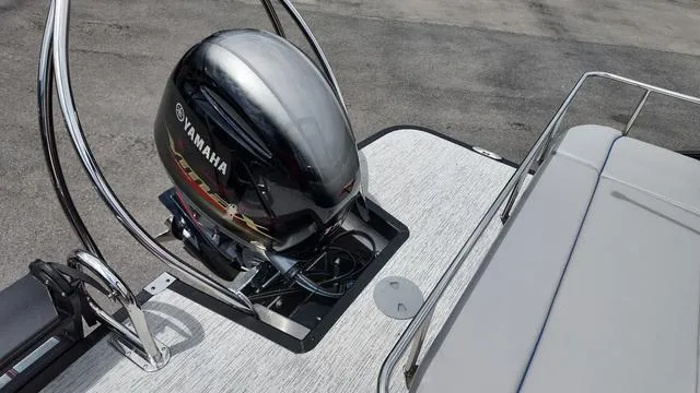 Slide: The Image of Bennington SX Swingback 22 SXSB 2025 - 21