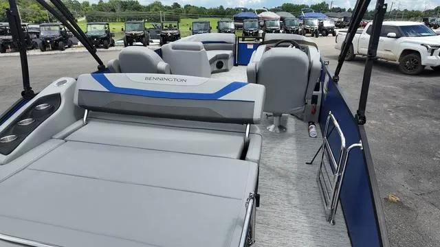 Slide: The Image of Bennington SX Swingback 22 SXSB 2025 - 23