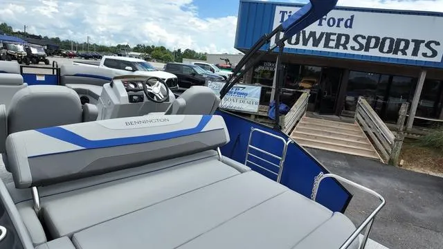 Slide: The Image of Bennington SX Swingback 22 SXSB 2025 - 26