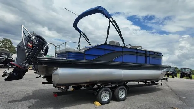 Slide: The Image of Bennington SX Swingback 22 SXSB 2025 - 9