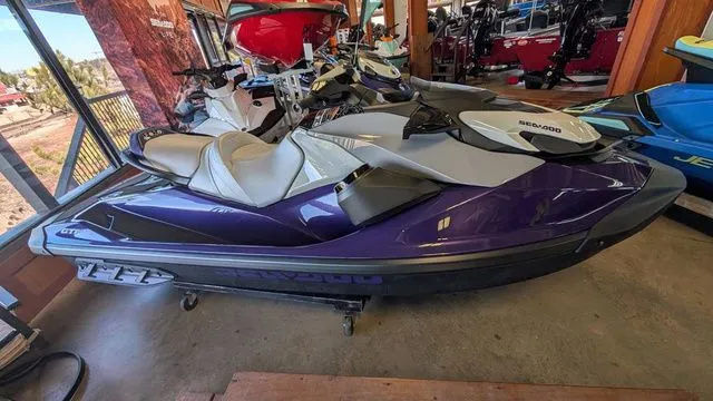 Slide: The Image of Sea-Doo GTI SE 130 2025 - 14