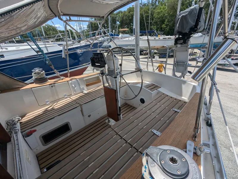 Slide: The Image of Wauquiez Hood 38 MK II 1984 - 10