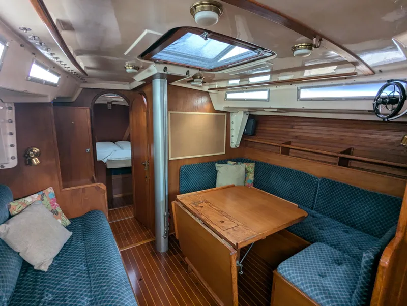 Slide: The Image of Wauquiez Hood 38 MK II 1984 - 17