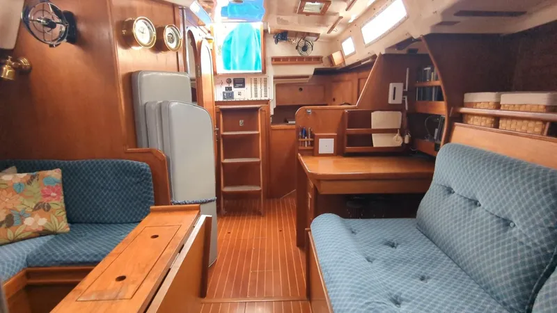 Slide: The Image of Wauquiez Hood 38 MK II 1984 - 18