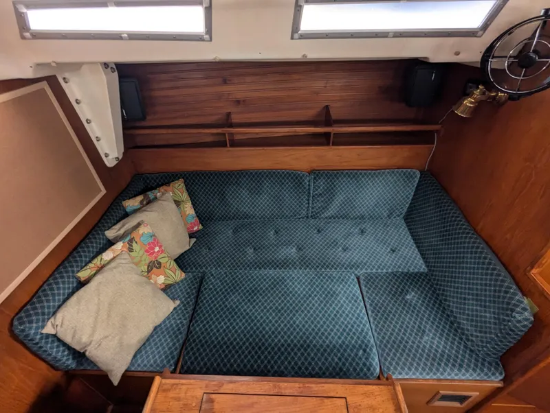 Slide: The Image of Wauquiez Hood 38 MK II 1984 - 19