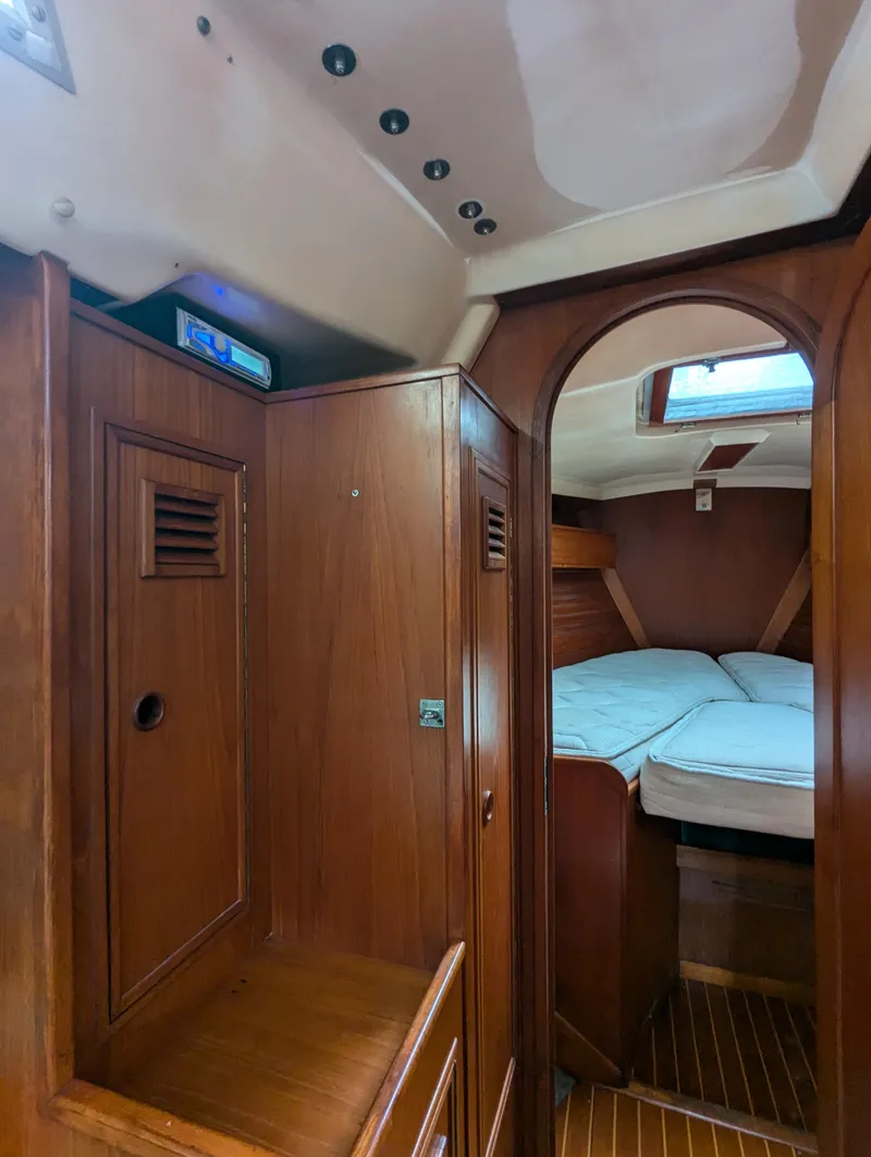 Slide: The Image of Wauquiez Hood 38 MK II 1984 - 20