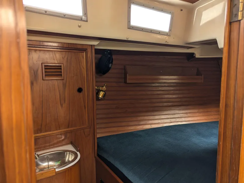 Slide: The Image of Wauquiez Hood 38 MK II 1984 - 23