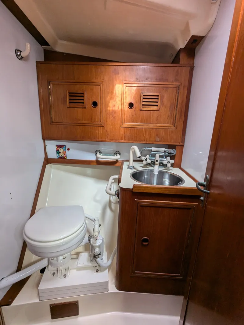 Slide: The Image of Wauquiez Hood 38 MK II 1984 - 24