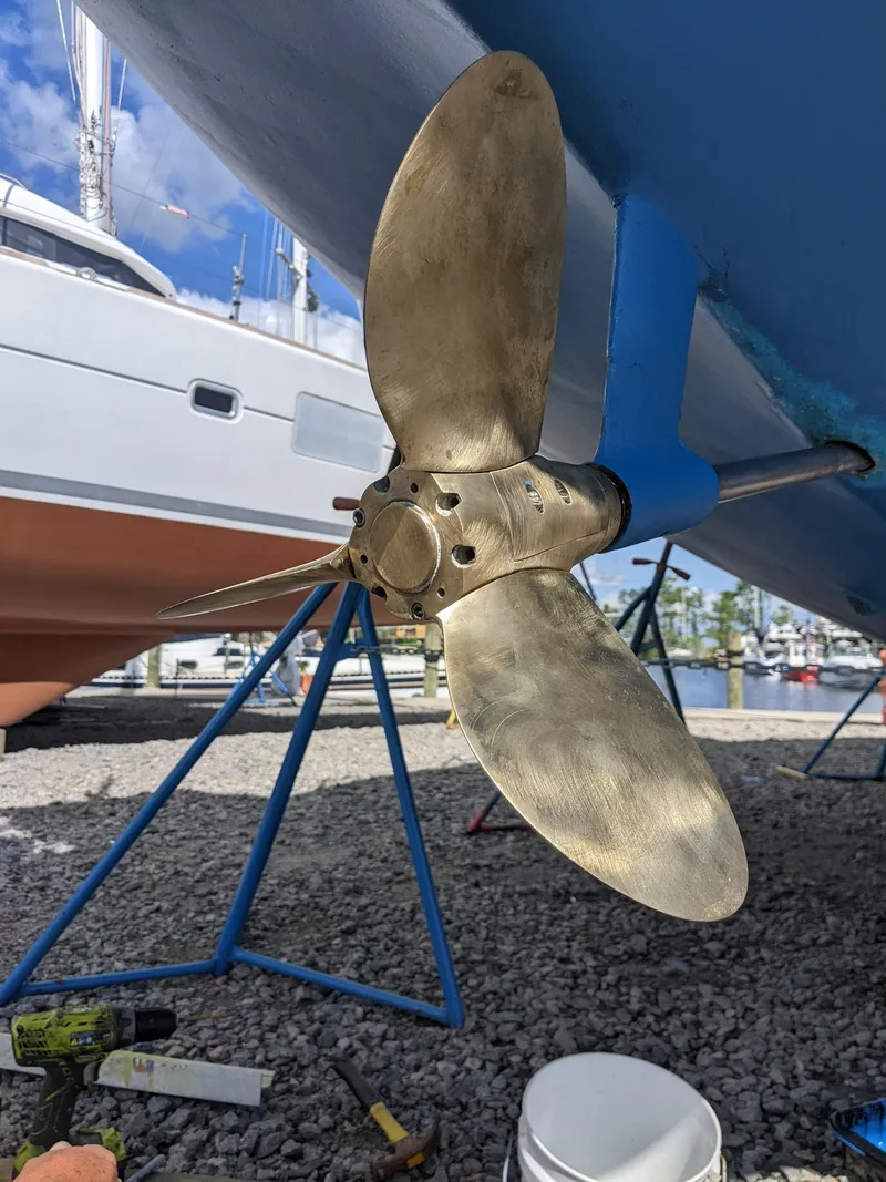 Slide: The Image of Wauquiez Hood 38 MK II 1984 - 30