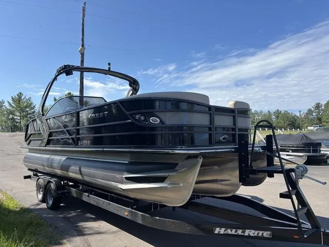 Slide: The Image of Crest Continental 250 SLC CP3 (300 hp) 2023 - 4