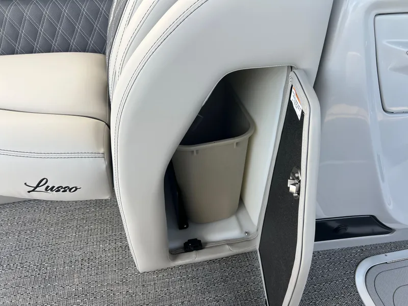 Slide: The Image of 2025 BARLETTA L25UC - Image 11 - 11