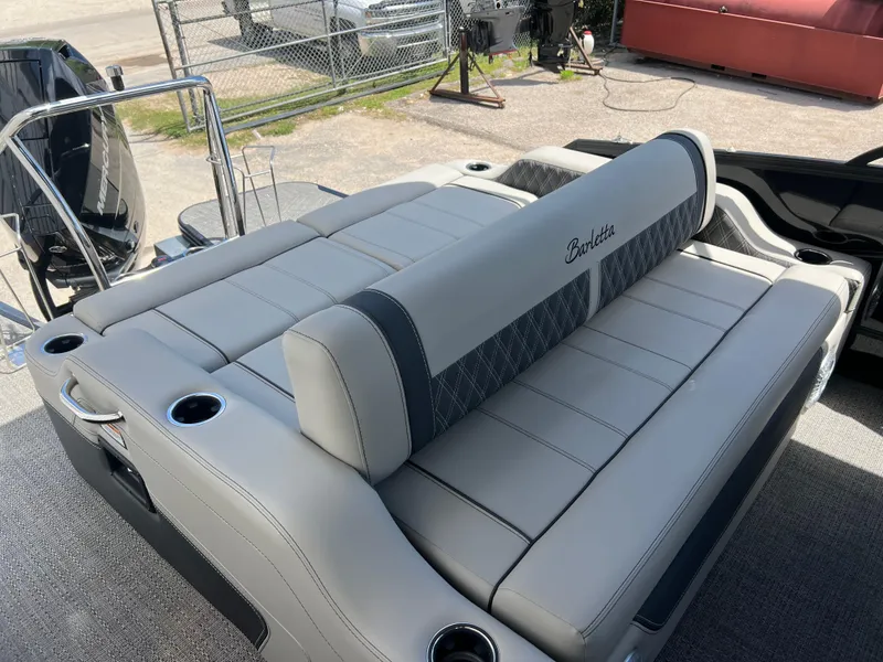 Slide: The Image of 2025 BARLETTA L25UC - Image 20 - 20