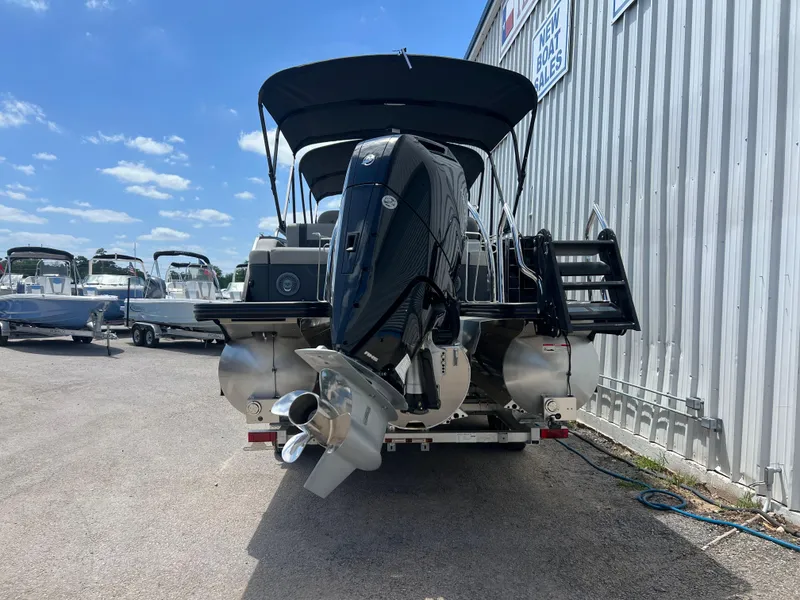 Slide: The Image of 2025 BARLETTA L25UC - Image 5 - 5