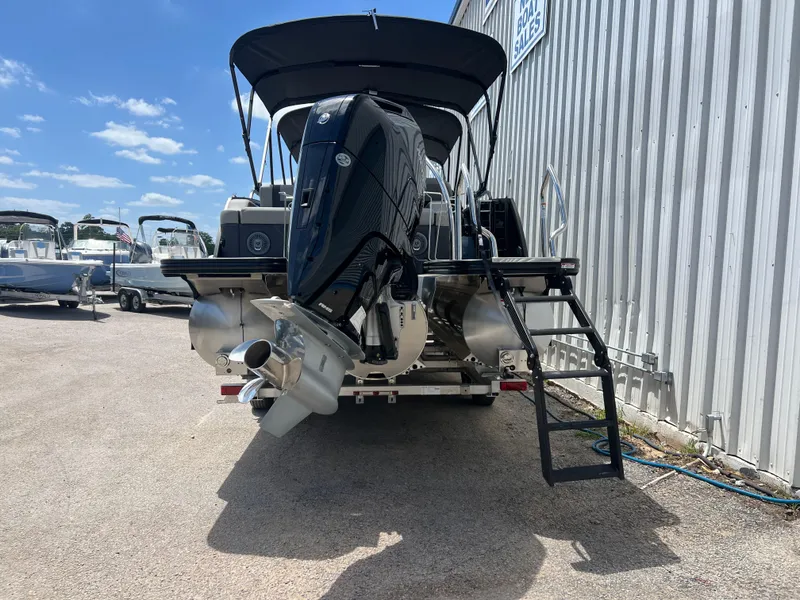 Slide: The Image of 2025 BARLETTA L25UC - Image 6 - 6