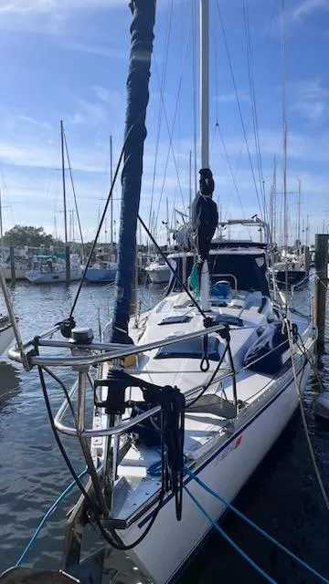 Slide: The Image of Hunter 34.8 1984 - 4