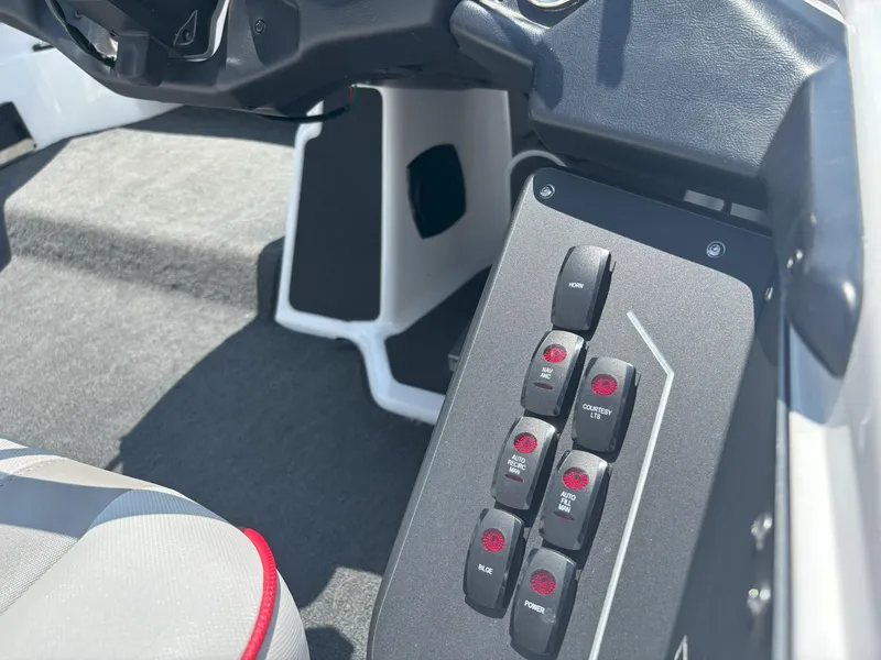 Slide: The Image of Skeeter ZXR20 2021 - 16