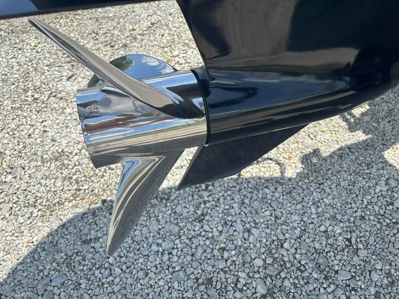 Slide: The Image of Skeeter ZXR20 2021 - 20