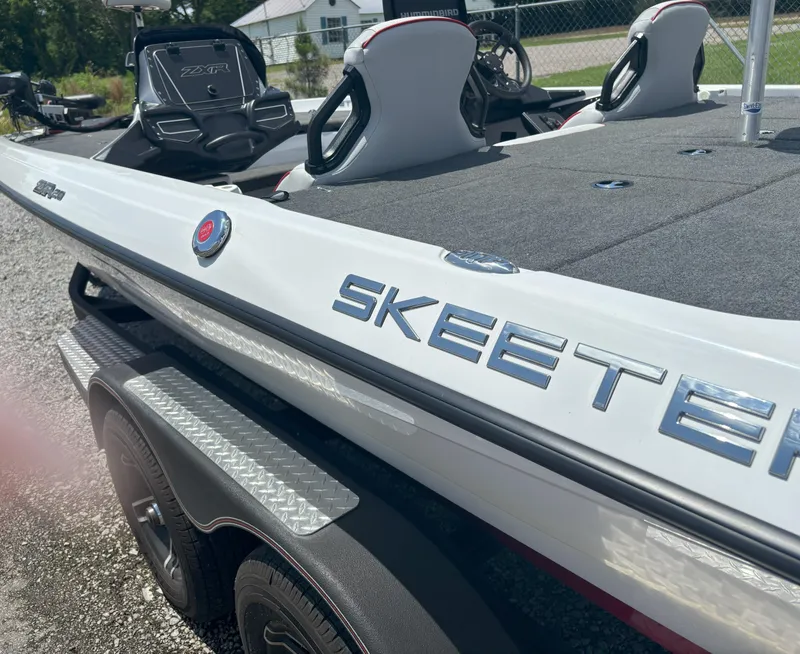 Slide: The Image of Skeeter ZXR20 2021 - 25