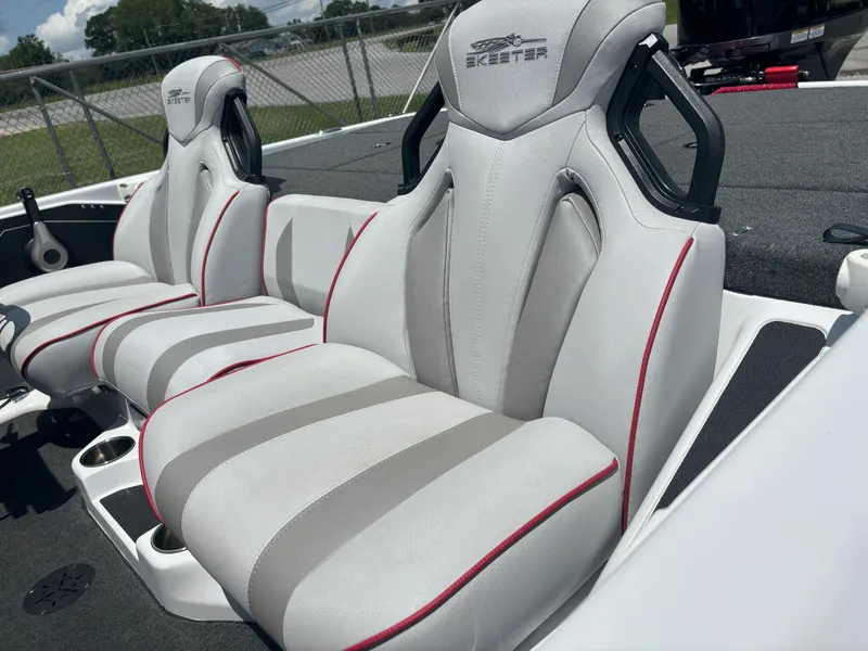 Slide: The Image of Skeeter ZXR20 2021 - 7