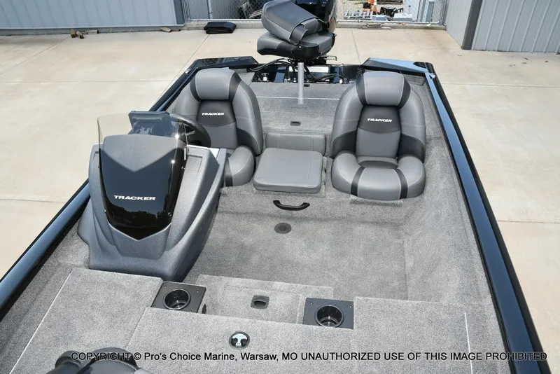 Slide: The Image of Tracker PRO TEAM 175 W/75HP 2026 - 12