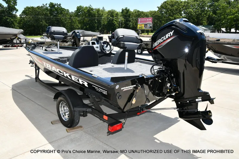 Slide: The Image of Tracker PRO TEAM 175 W/75HP 2026 - 21