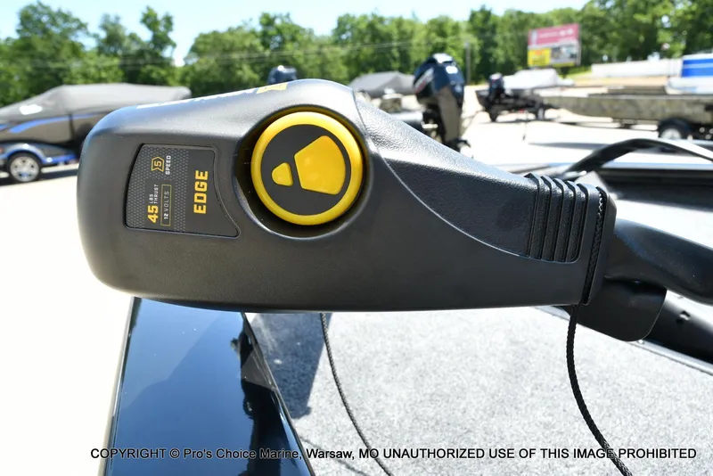 Slide: The Image of Tracker PRO TEAM 175 W/75HP 2026 - 24