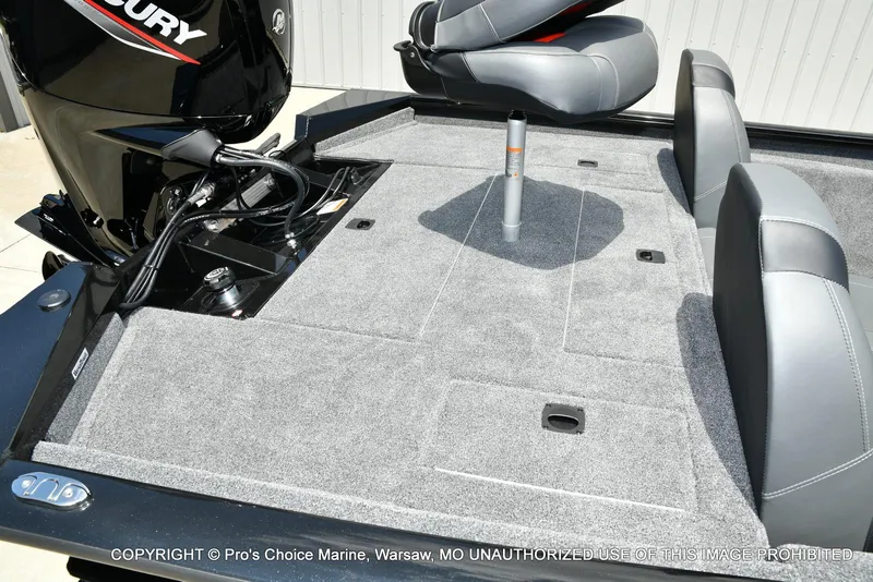 Slide: The Image of Tracker PRO TEAM 175 W/75HP 2026 - 32