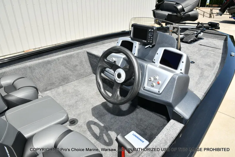 Slide: The Image of Tracker PRO TEAM 175 W/75HP 2026 - 33